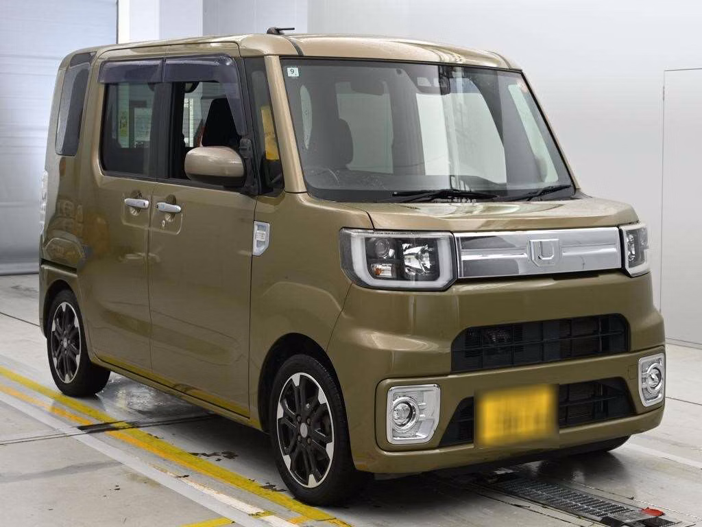 DAIHATSU WAKE