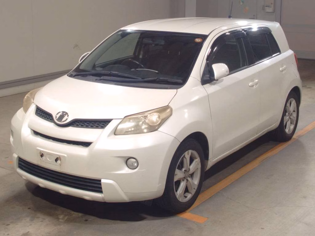 TOYOTA IST