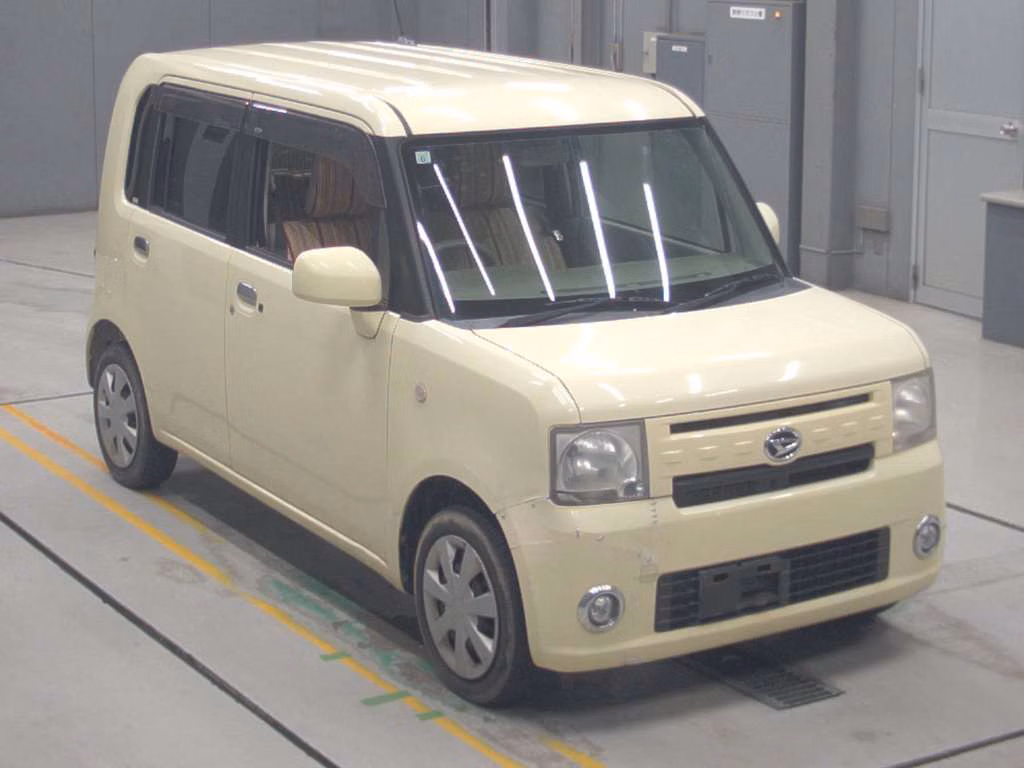DAIHATSU MOVE CONTE