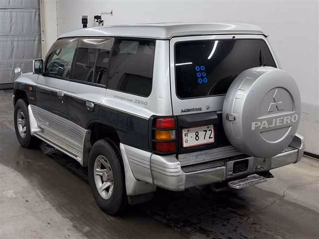MITSUBISHI PAJERO