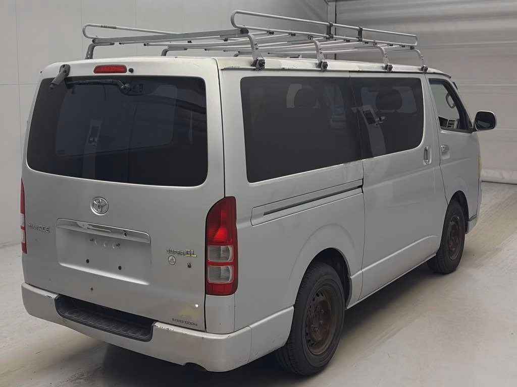 TOYOTA REGIUS ACE