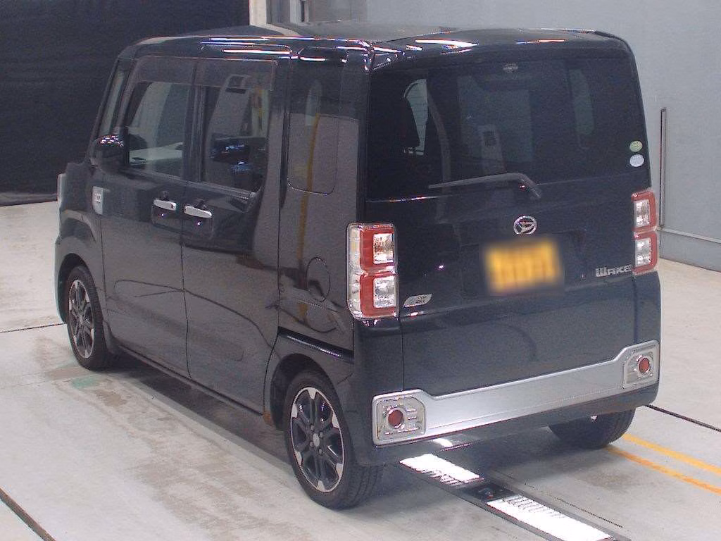 DAIHATSU WAKE