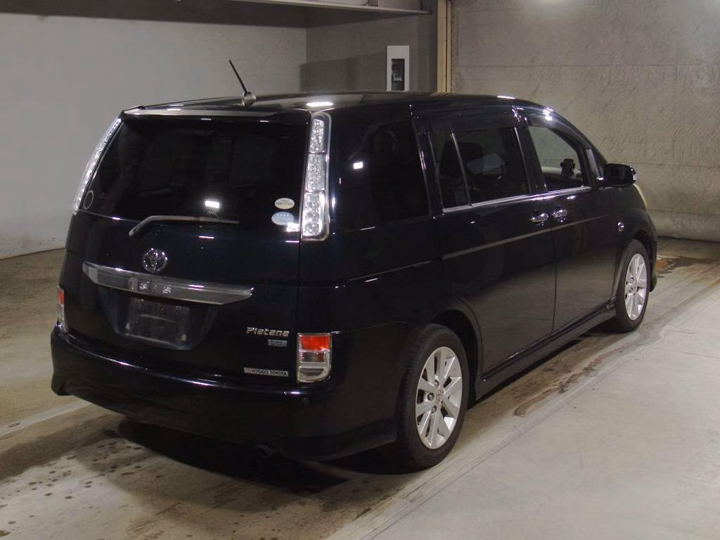 TOYOTA ISIS
