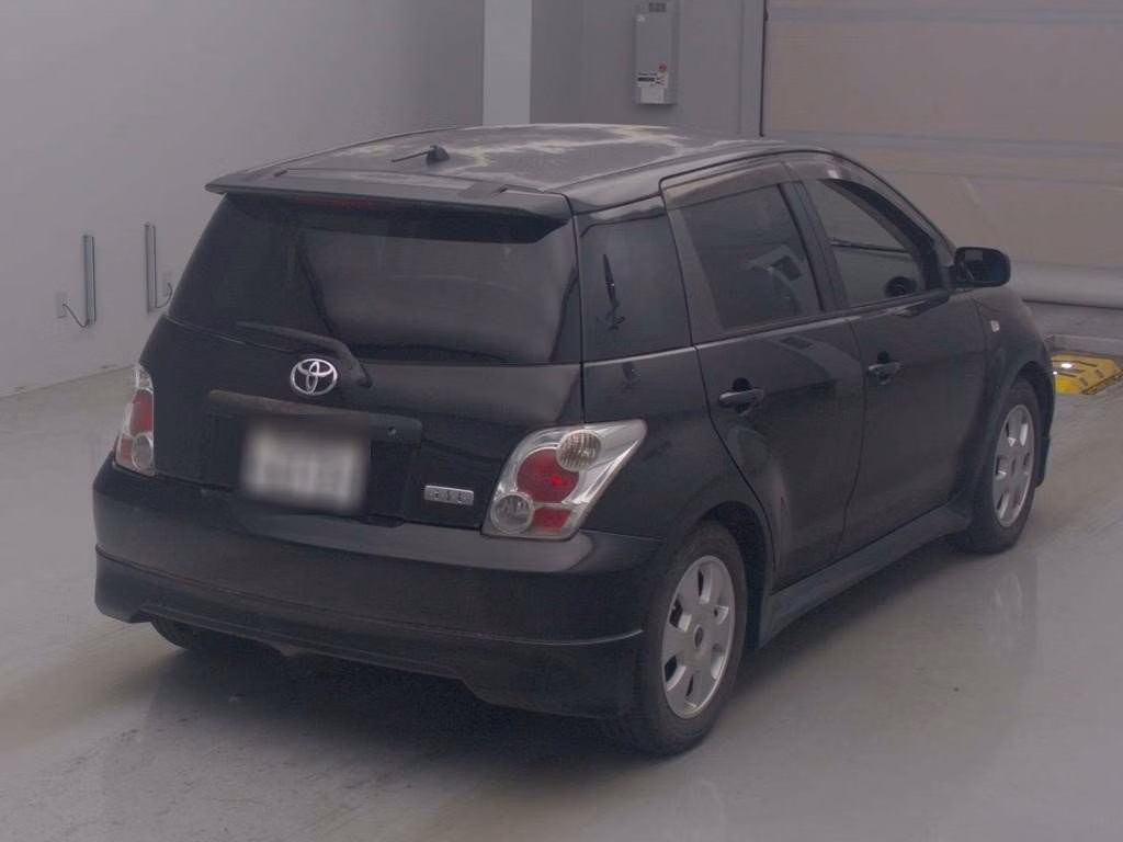 TOYOTA IST