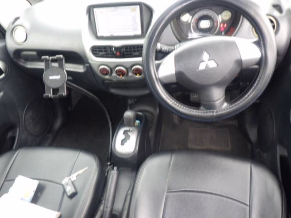 MITSUBISHI I