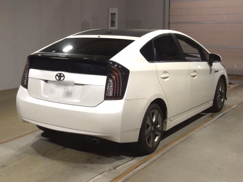 TOYOTA PRIUS