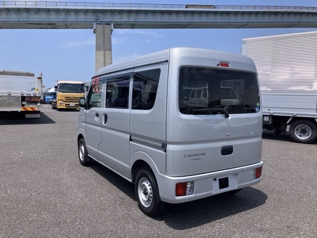 MITSUBISHI MINICAB