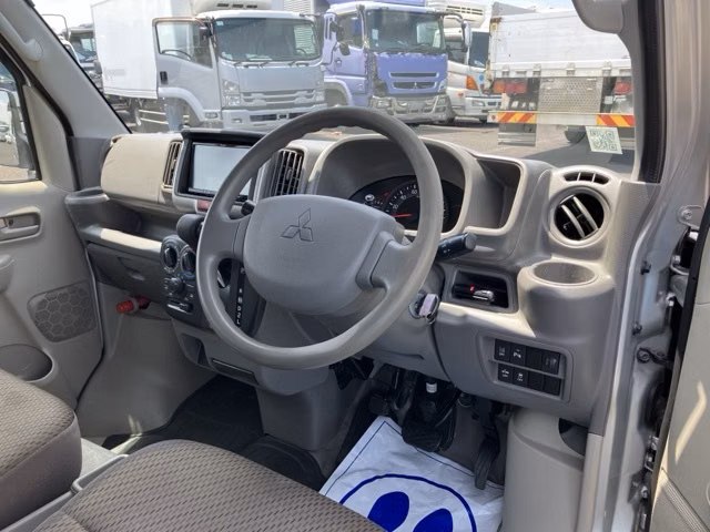 MITSUBISHI MINICAB