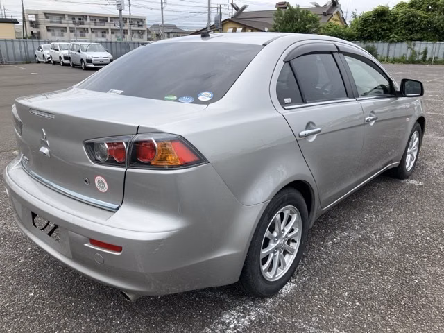 MITSUBISHI GALANT FORTIS