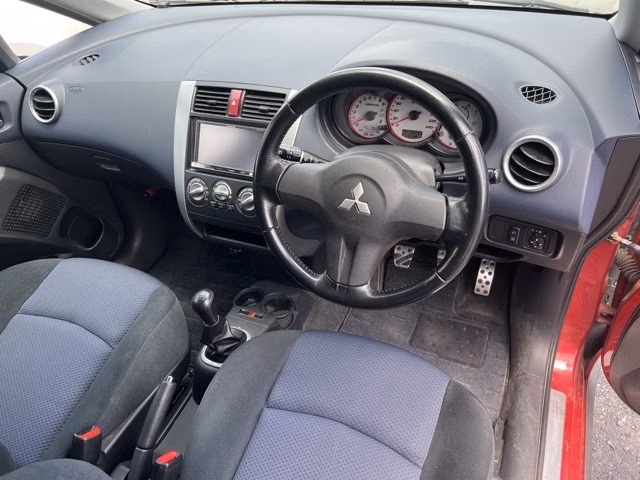 MITSUBISHI COLT