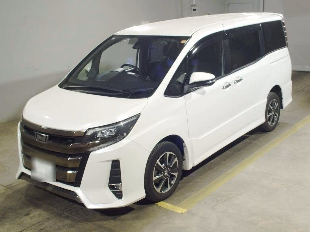 TOYOTA NOAH
