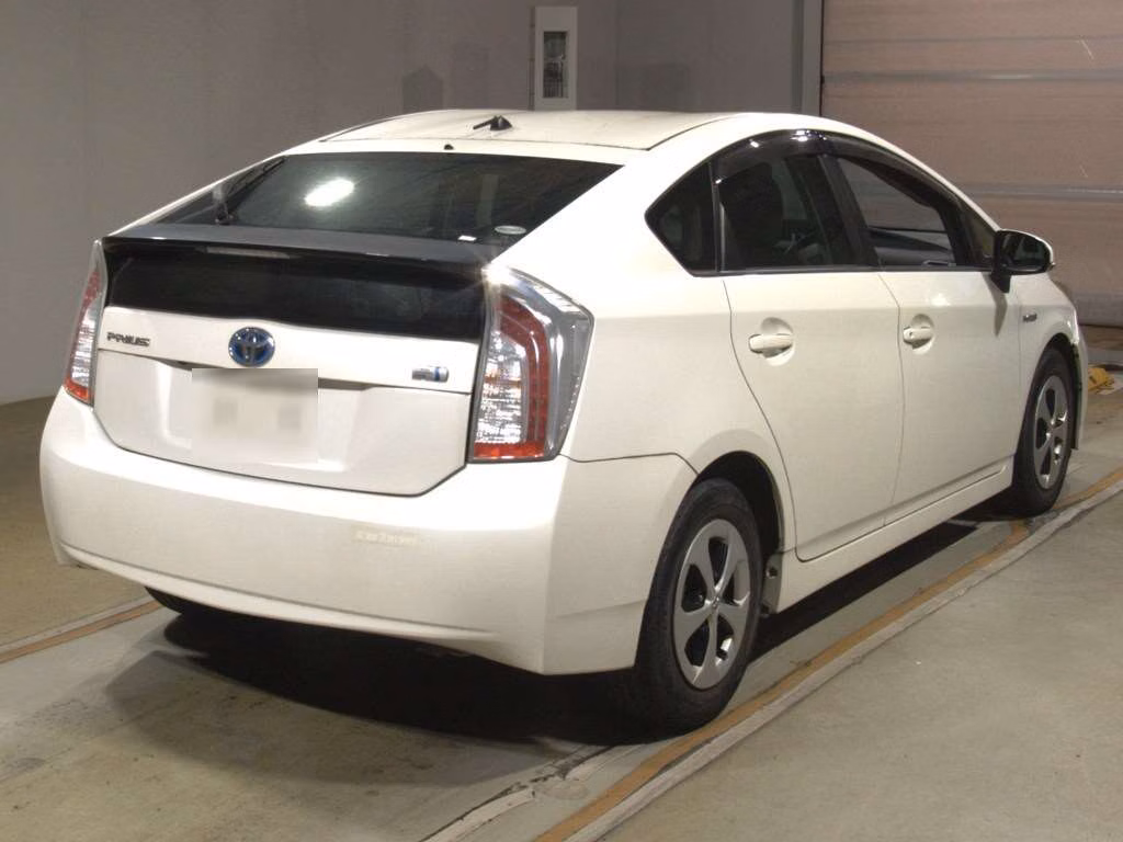TOYOTA PRIUS