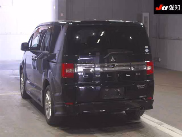 MITSUBISHI DELICA D:5