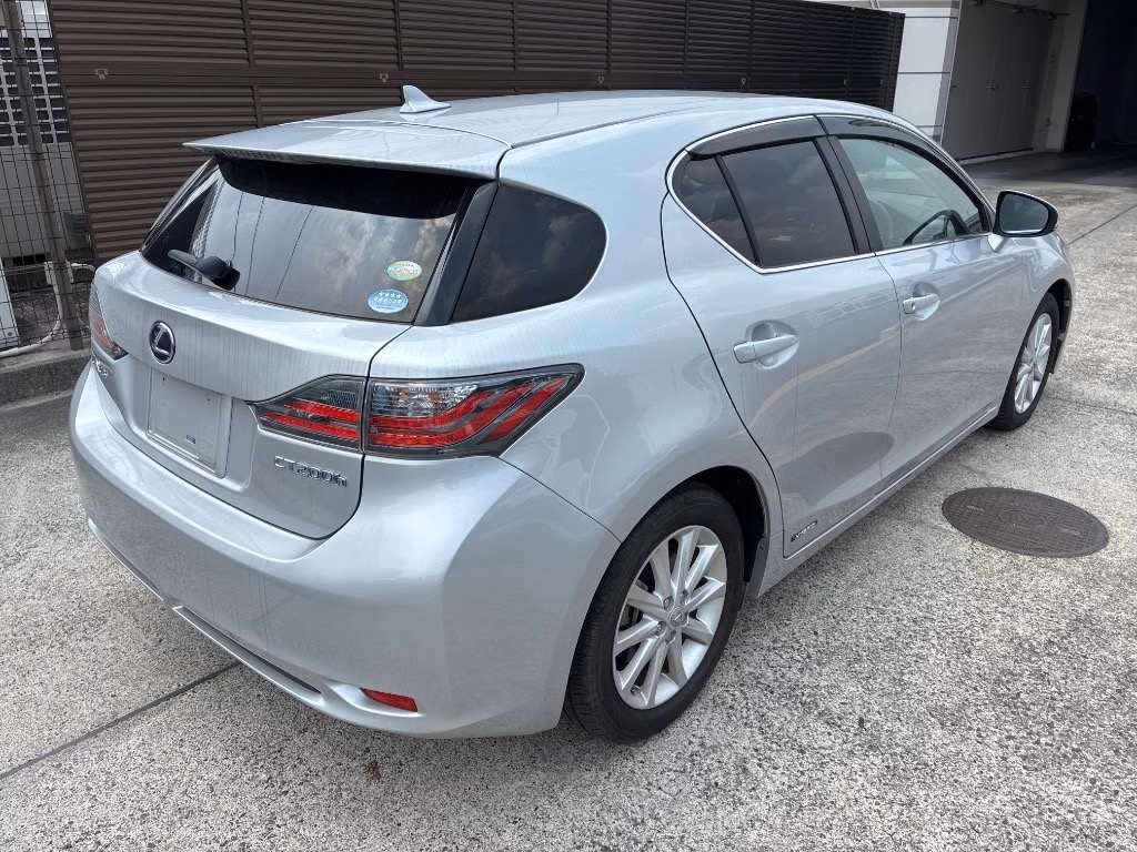 LEXUS CT200H