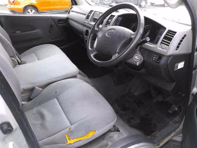 TOYOTA REGIUS ACE