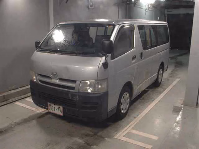 TOYOTA REGIUS ACE