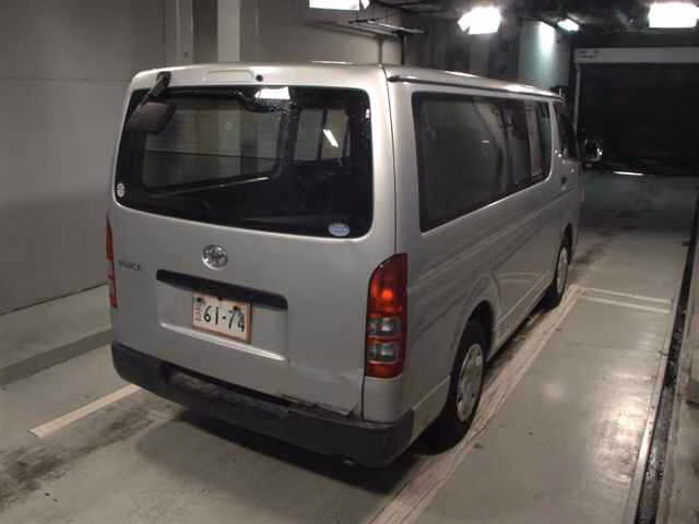 TOYOTA REGIUS ACE
