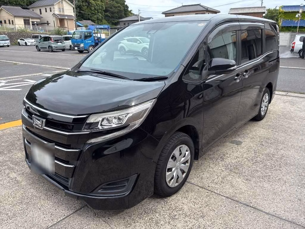 TOYOTA NOAH
