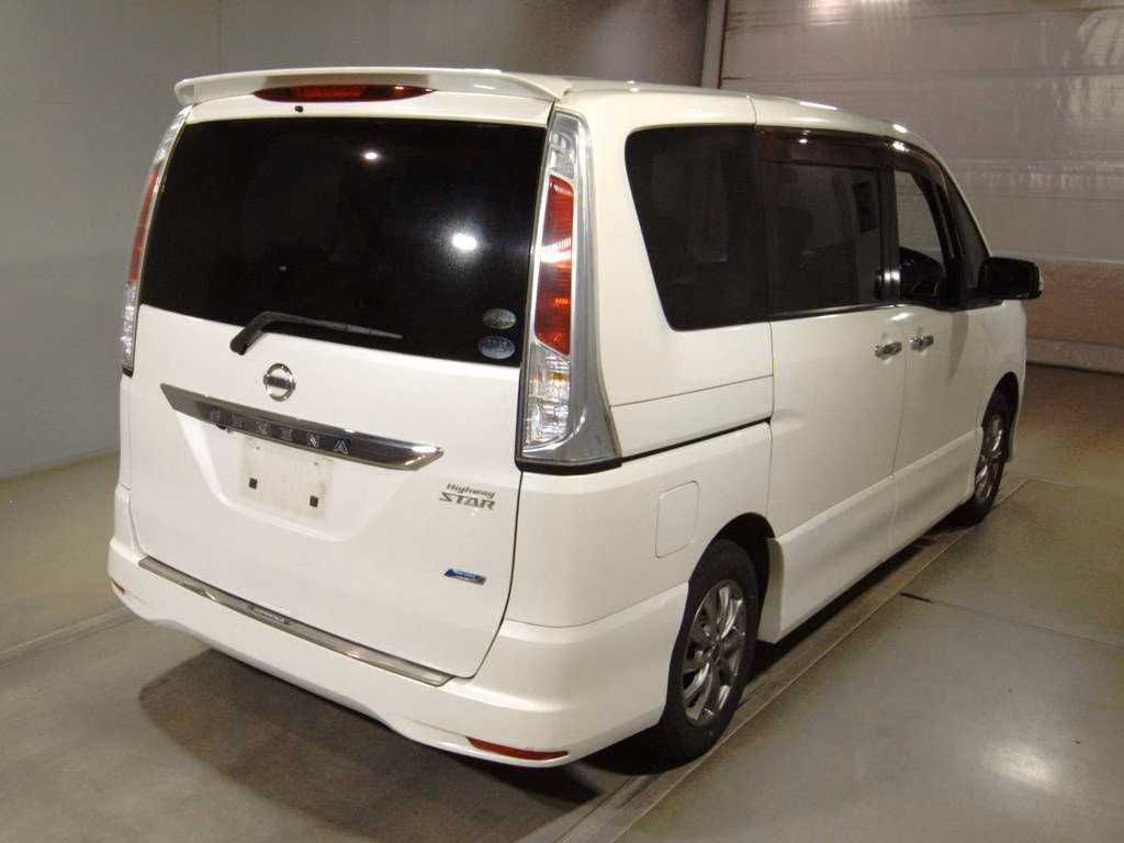 NISSAN SERENA