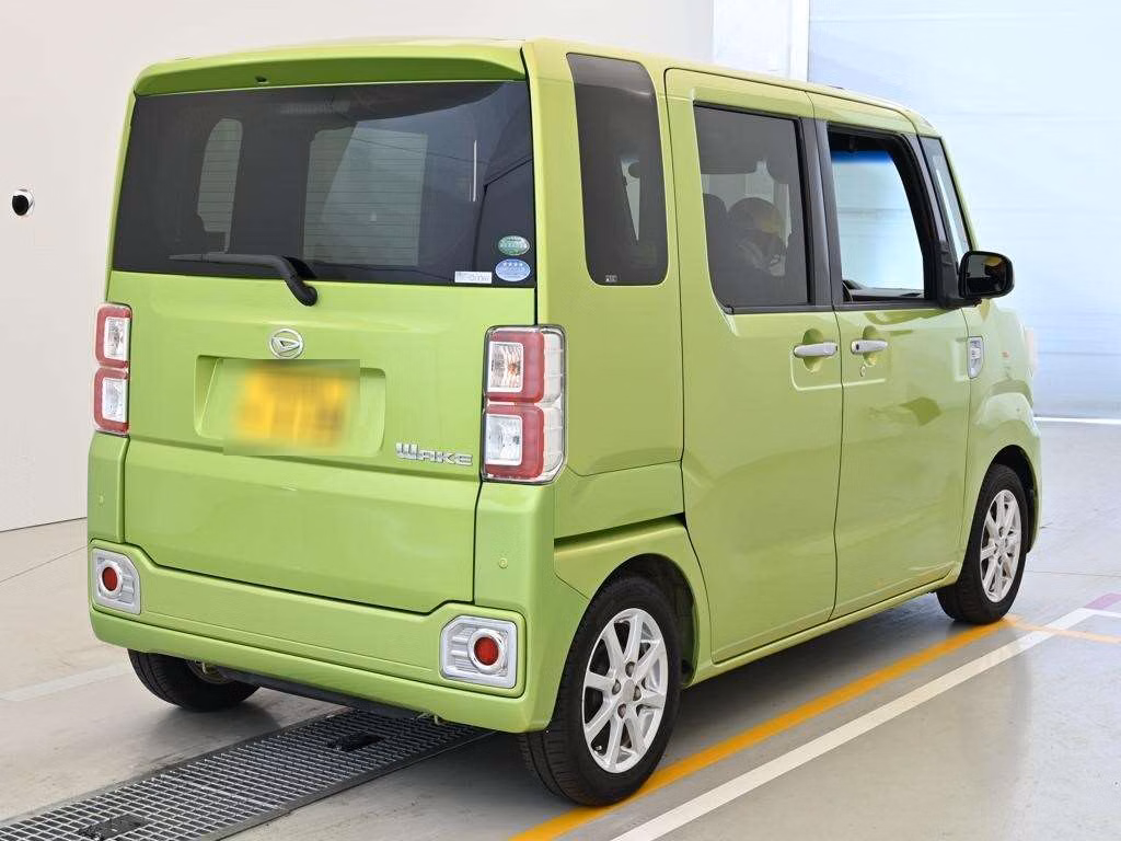 DAIHATSU WAKE