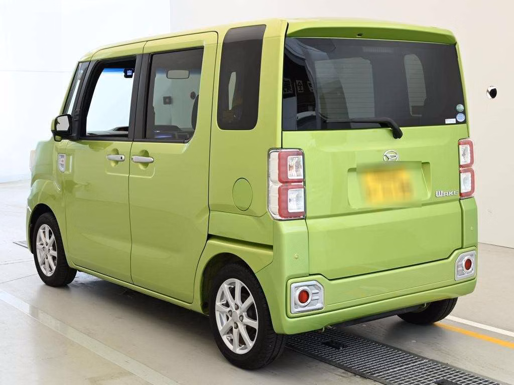 DAIHATSU WAKE