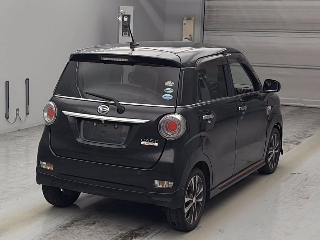 DAIHATSU CAST