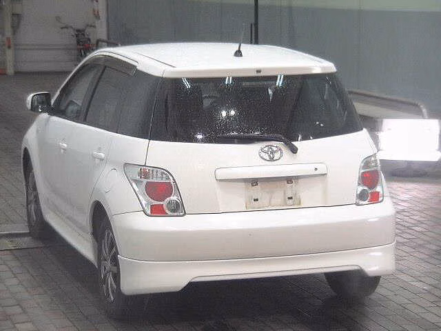 TOYOTA IST