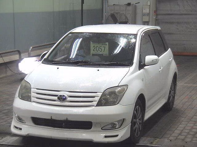TOYOTA IST