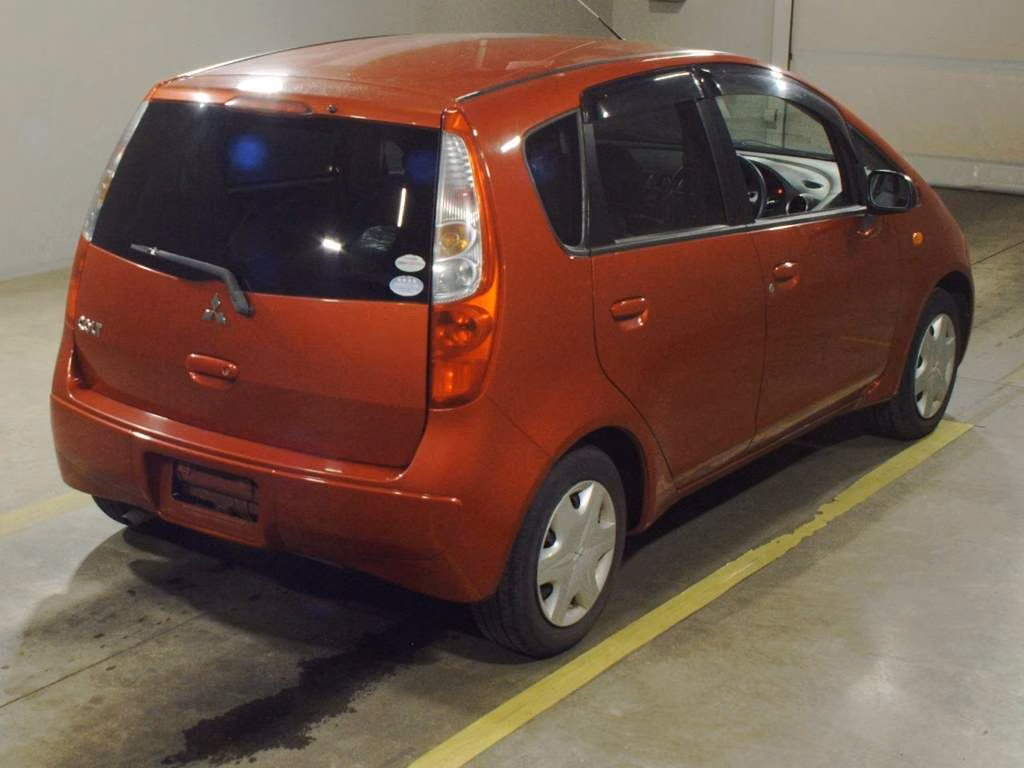 MITSUBISHI COLT