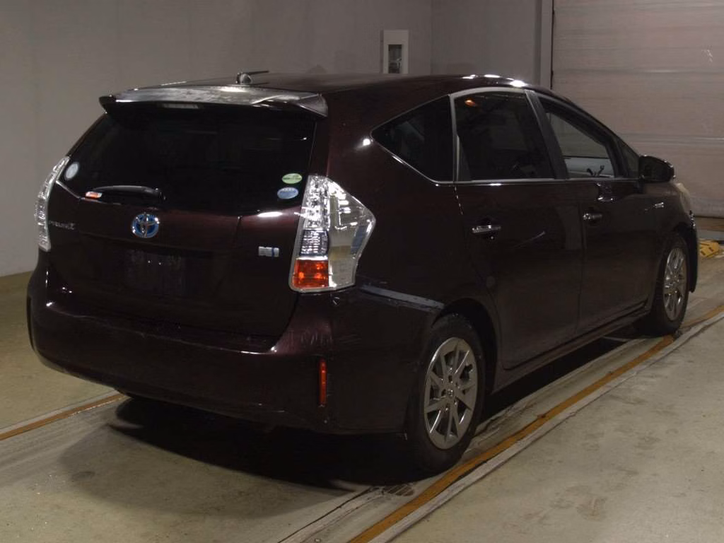 TOYOTA PRIUS ALPHA