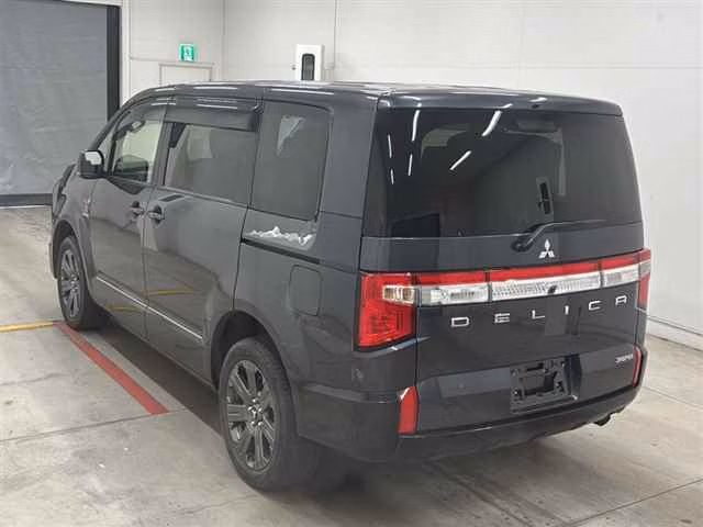 MITSUBISHI DELICA D:5