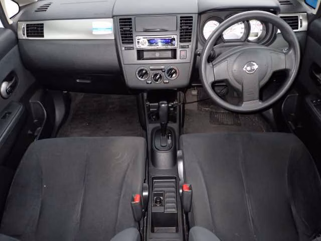 NISSAN TIIDA LATIO