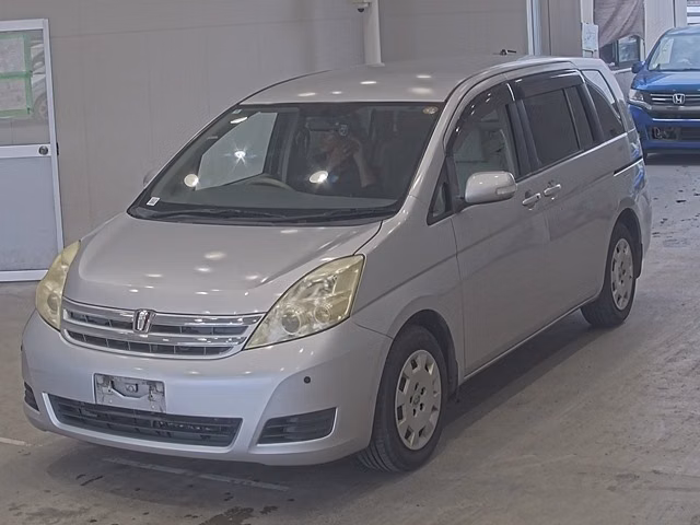 TOYOTA ISIS