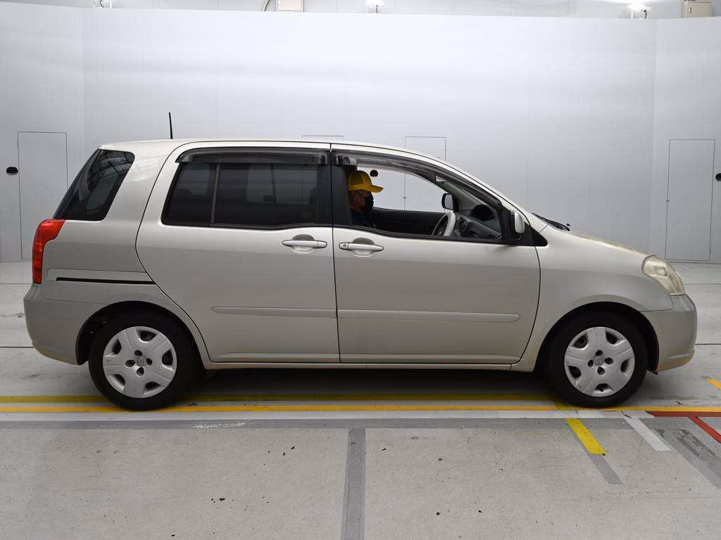 TOYOTA RAUM