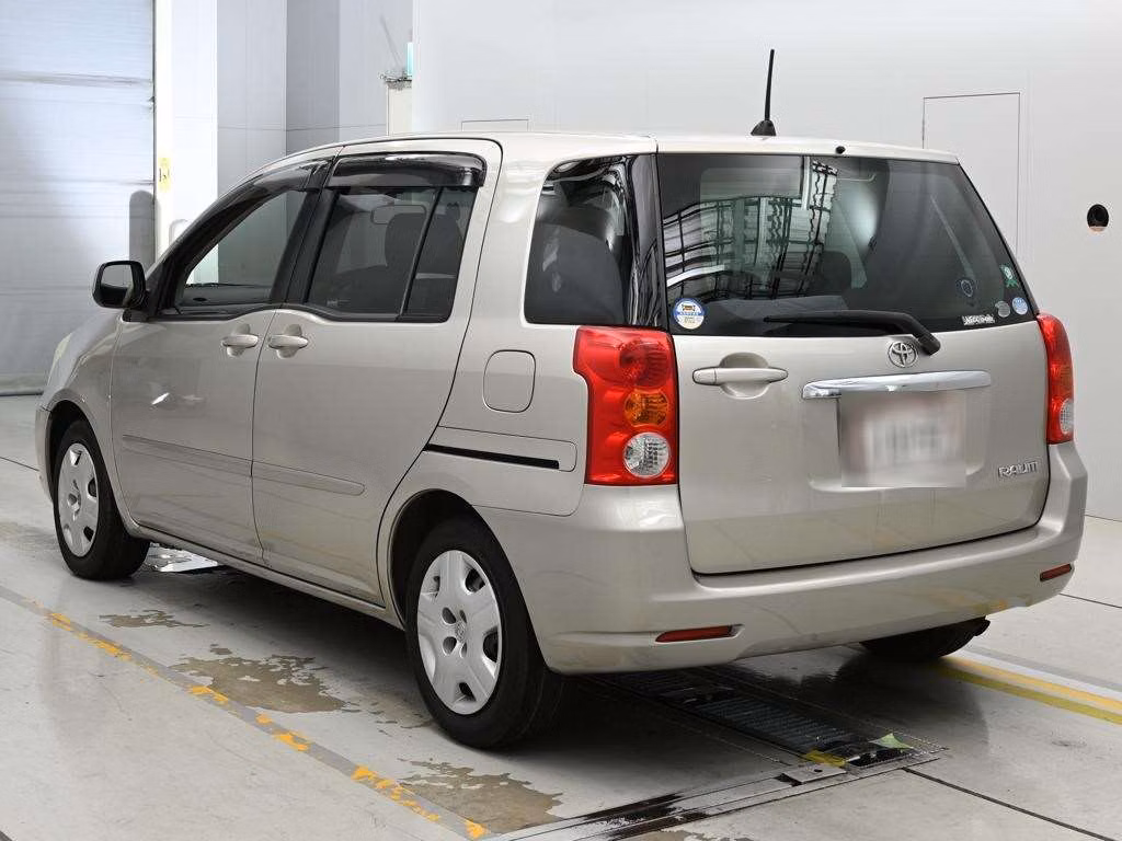 TOYOTA RAUM