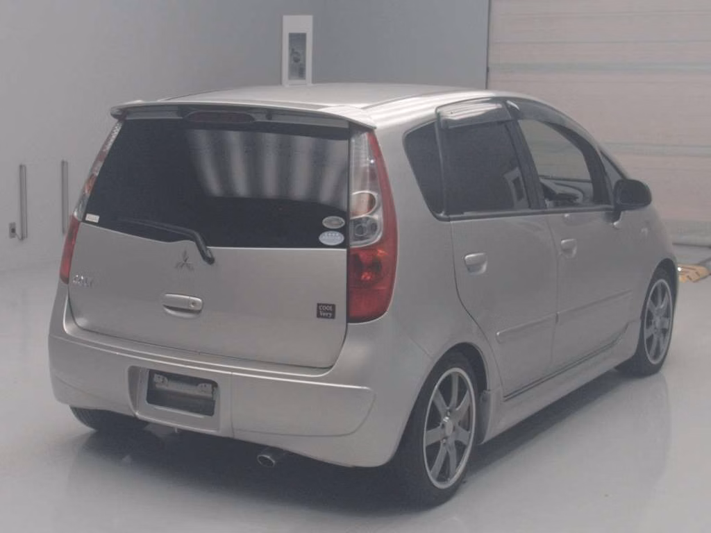 MITSUBISHI COLT