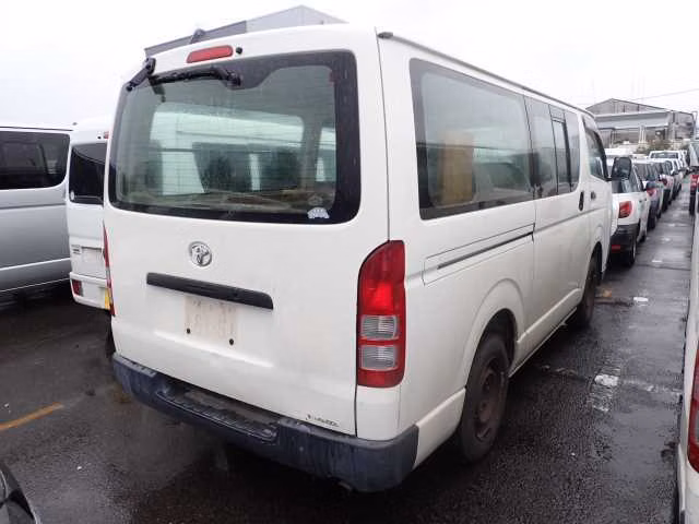 TOYOTA REGIUS ACE