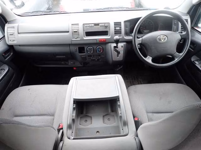 TOYOTA REGIUS ACE