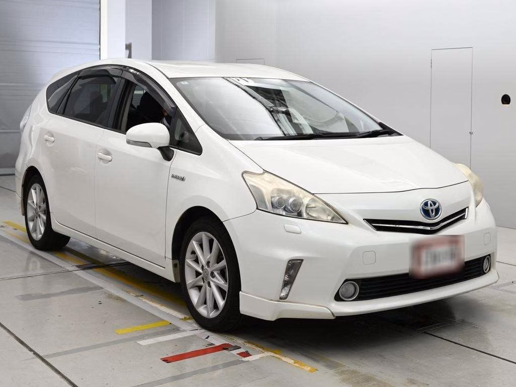 TOYOTA PRIUS ALPHA