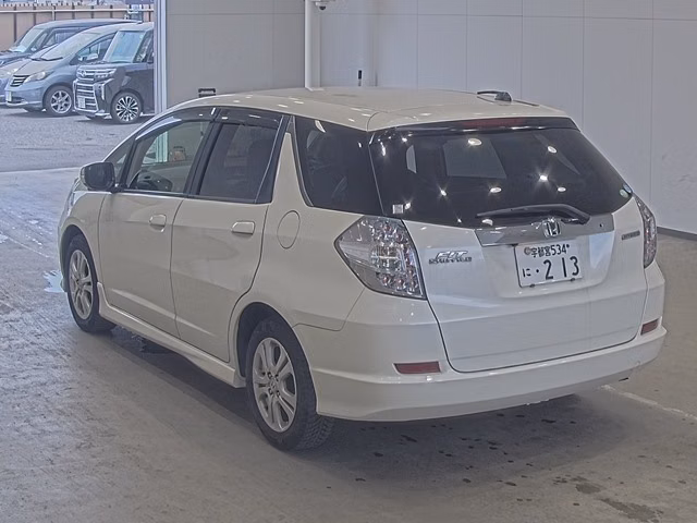 HONDA FIT SHUTTLE