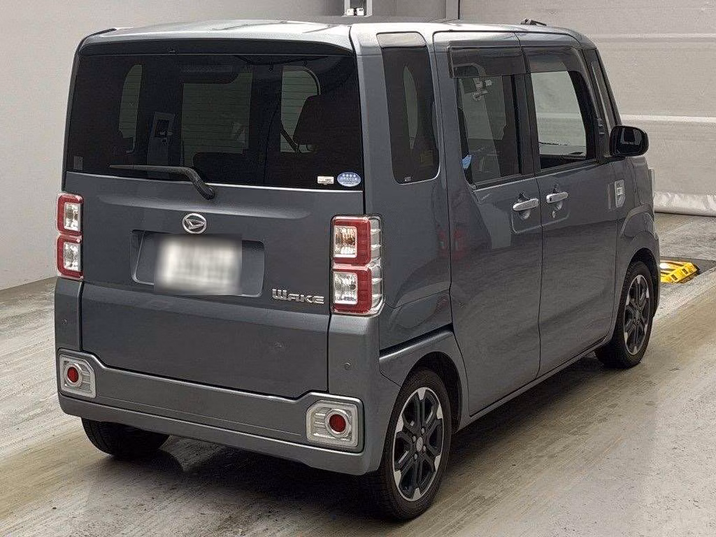 DAIHATSU WAKE