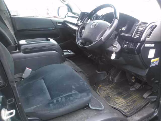 TOYOTA REGIUS ACE