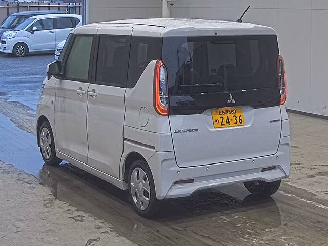 MITSUBISHI EK SPACE