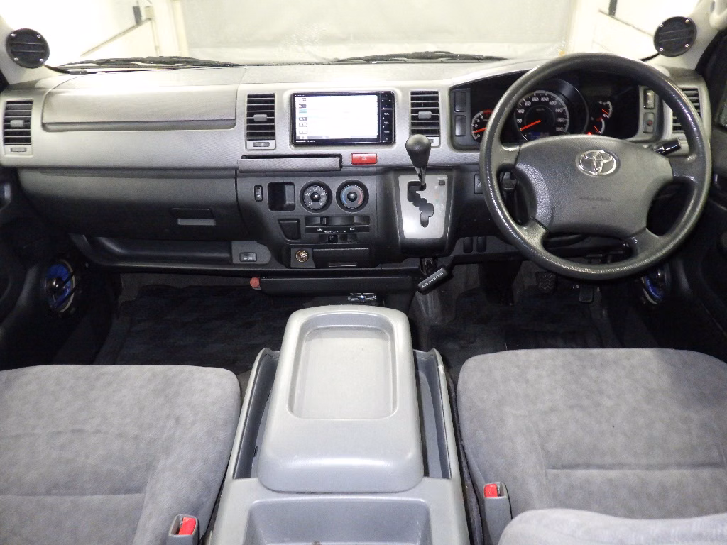 TOYOTA REGIUS ACE