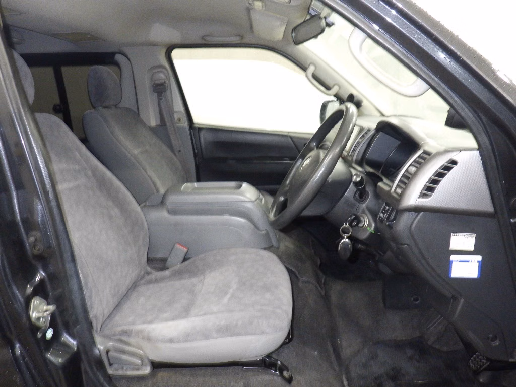 TOYOTA REGIUS ACE