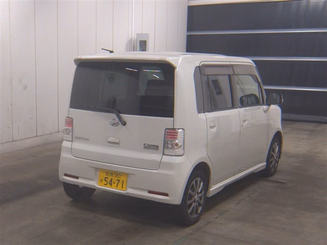 DAIHATSU MOVE CONTE