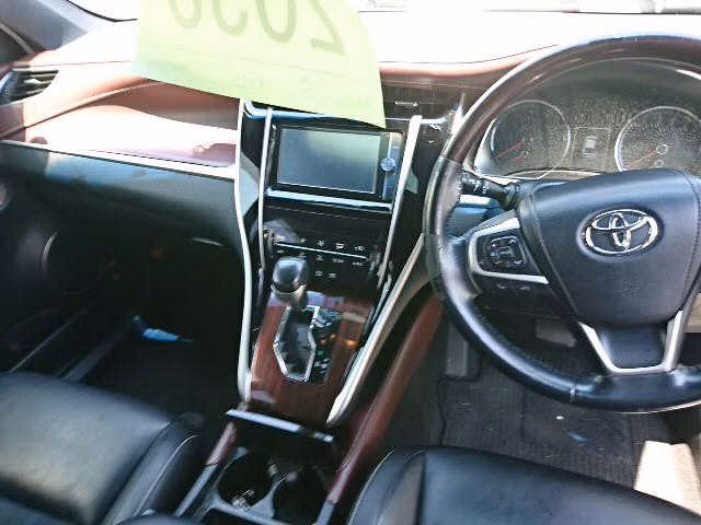 TOYOTA HARRIER
