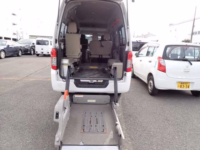 NISSAN NV350 CARAVAN