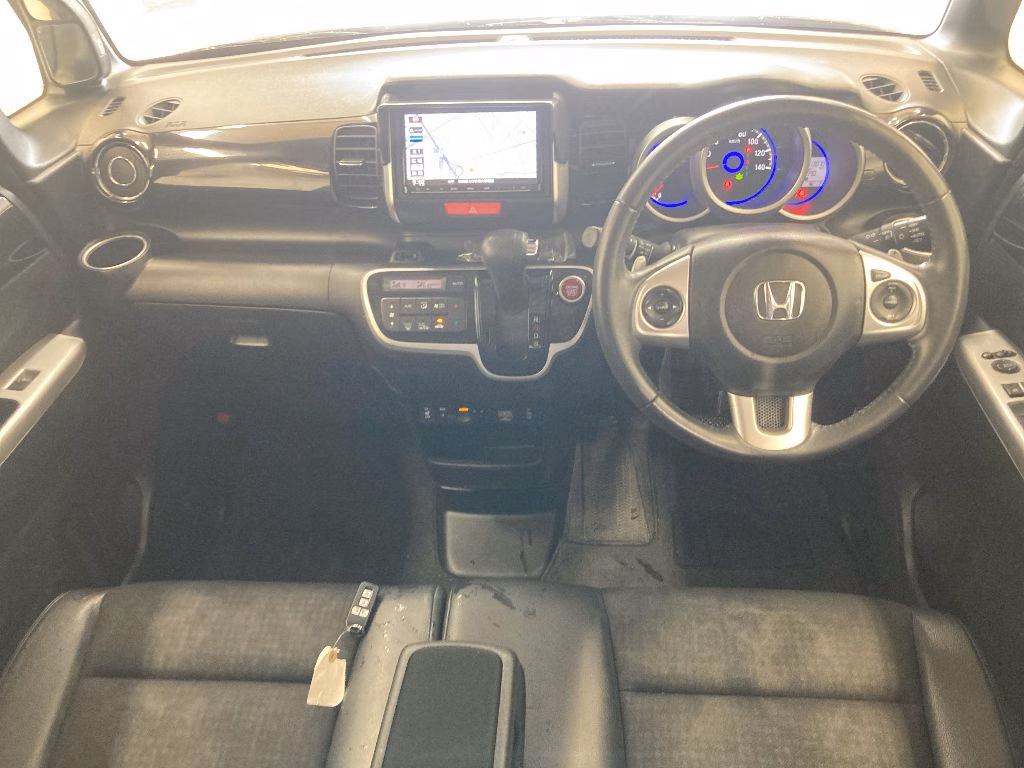 HONDA N-BOX