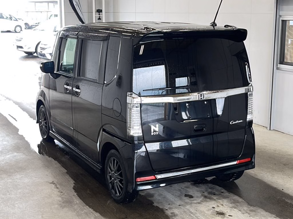 HONDA N-BOX